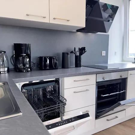 Schoene Zentrale Mit Parkplatz *